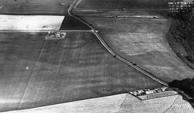 Aerial view of Woodhenge from 1926 where you can see the rings