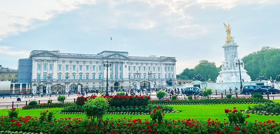 Buckingham Palace front
